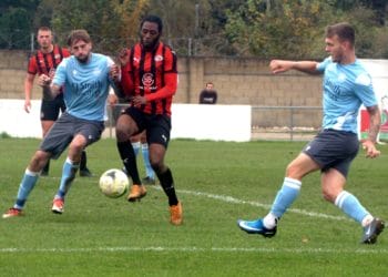 Woodley United v Sandhurst Town Pictures: Peter Toft