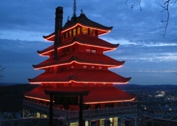 POETRY lovers in Reading have gone international following a link-up with their American twin.