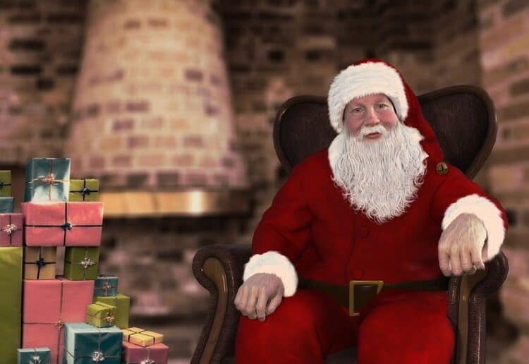 Santa in his grotto Picture: Pixabay