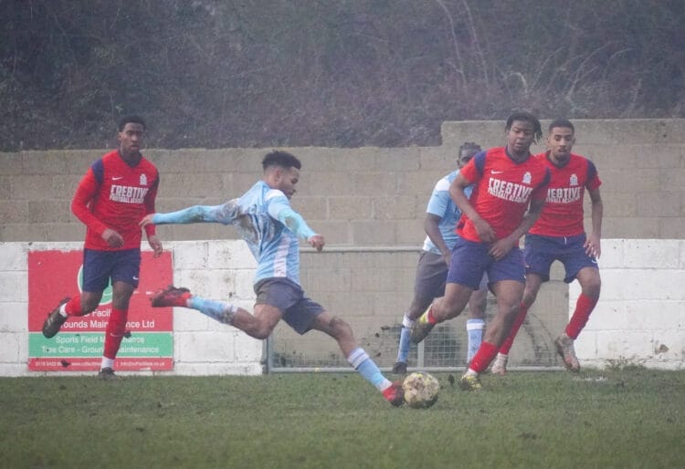 Woodley United v Langley Pictures: Peter Toft