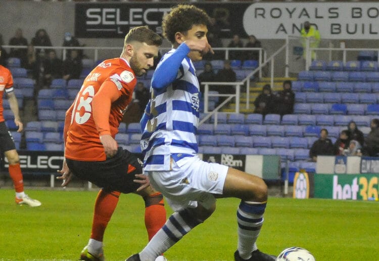 Reading v Luton Town Pictures: Steve Smyth