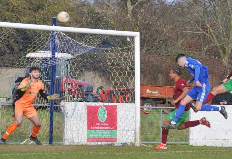 Reading City v Holyport

Reading City come close.