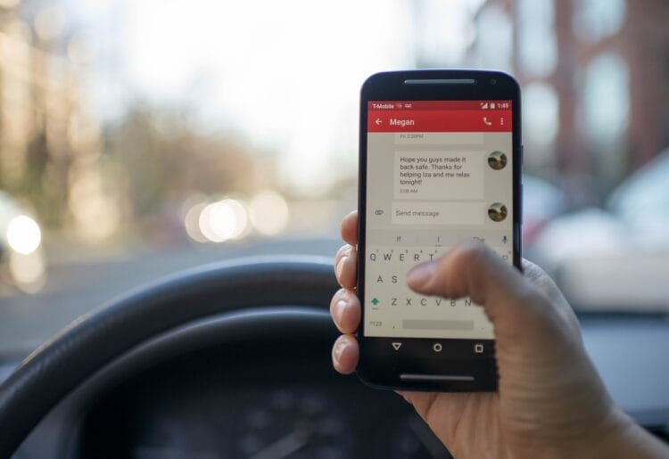 Police say using a mobile phone while driving is dangerous Picture: Pixabay