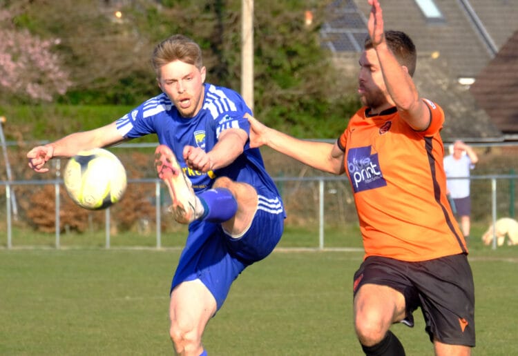 Wokingham & Emmbrook v Reading City Pictures: Andrew Batt