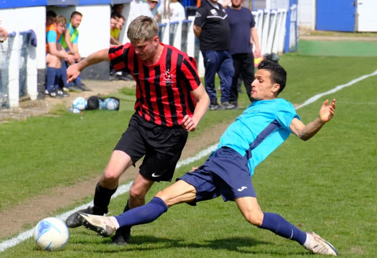 Marlow United v Finchampstead Pictures: Andrew Batt