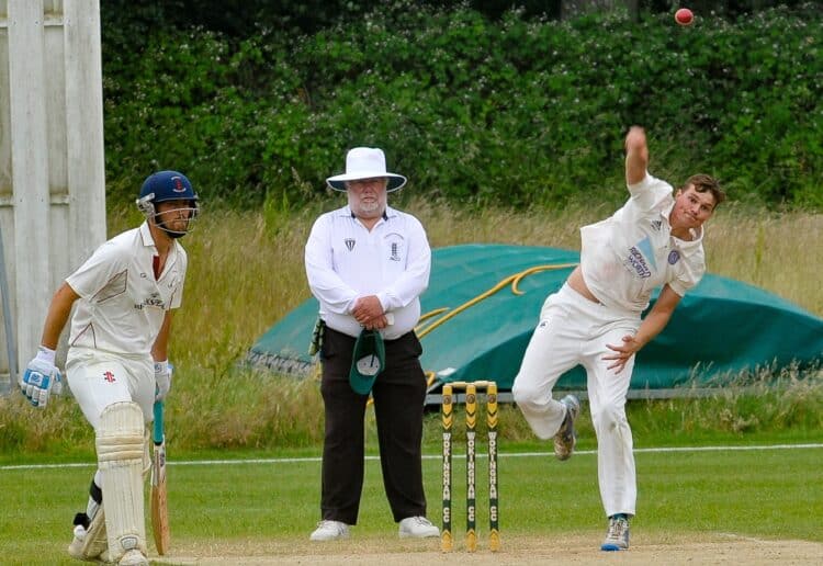 Wokingham v Banbury (batting) Max Uttley bowling