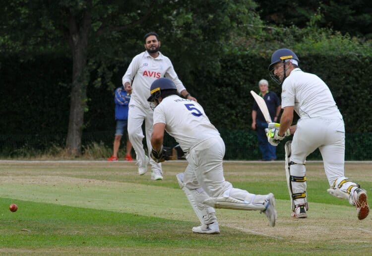 Sonning 2s (batting) v Bracknell Dave Coutts batting.