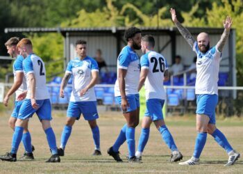 Eversley & California v Hillingdon Borough Pictures: Richard Milam