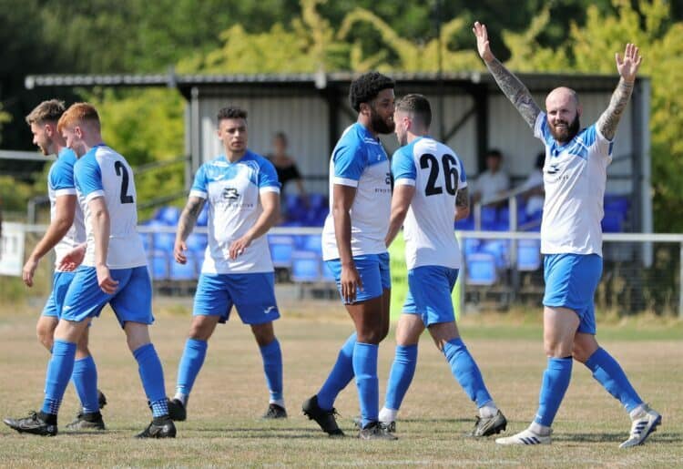 Eversley & California v Hillingdon Borough Pictures: Richard Milam