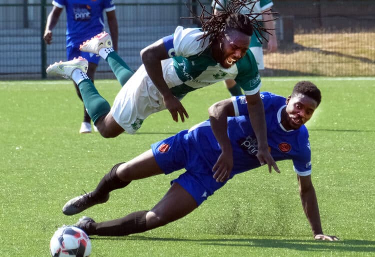 Edgware v Wokingham & Emmbrook Pictures: Andrew Batt
