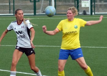 Ascot United Ladies v Fulham Pictures: Andrew Batt
