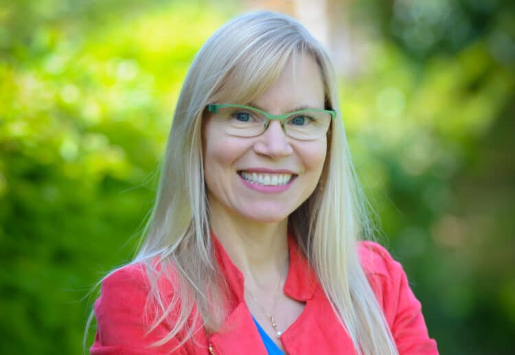 Dr Jennifer Wild