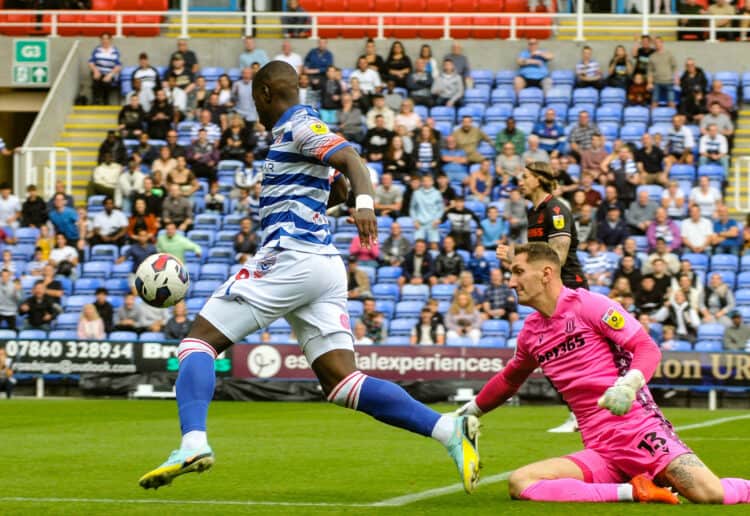 Reading v Stoke City Pictures: Steve Smyth