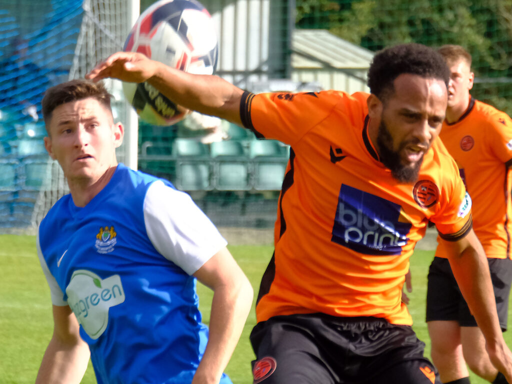 North Greenford United v Wokingham & Emmbrook Pictures: Andrew Batt