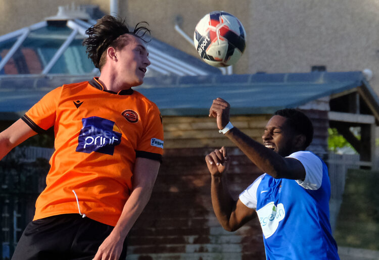 North Greenford United v Wokingham & Emmbrook Pictures: Andrew Batt