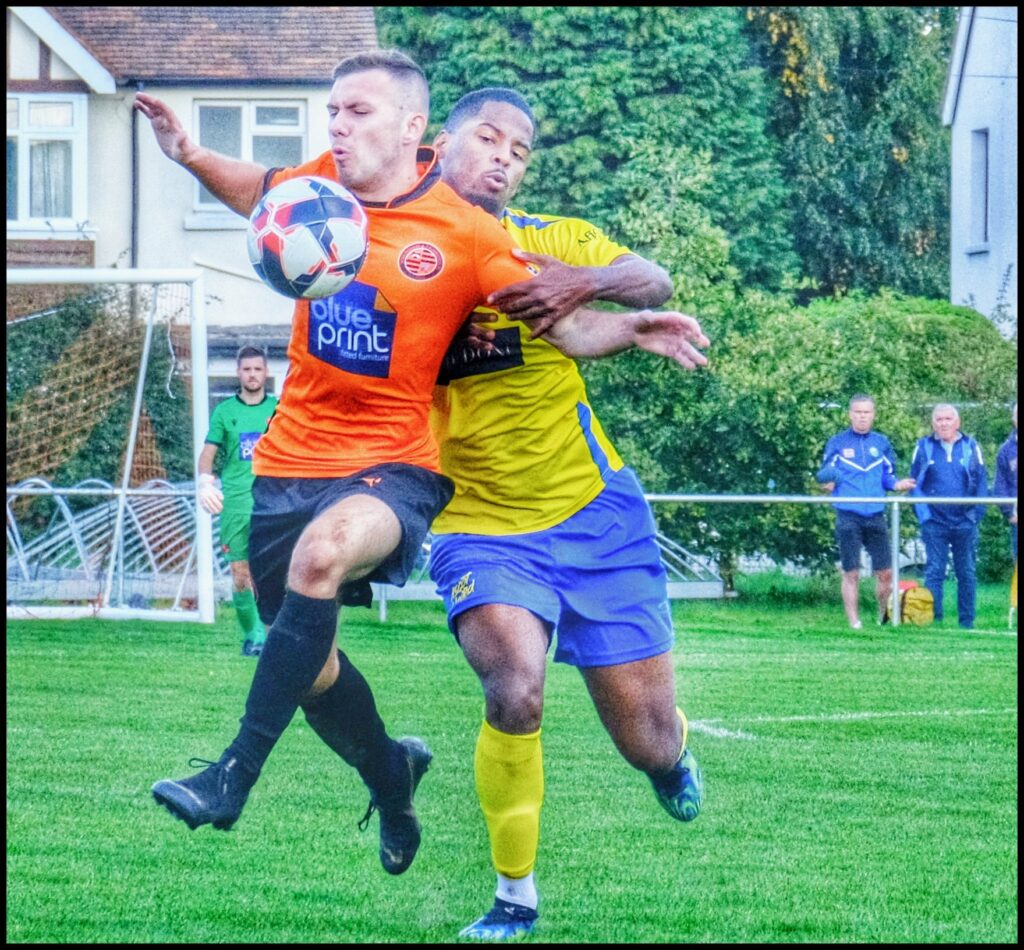 Wokingham & Emmbrook v Ascot United Pictures: Andrew Batt