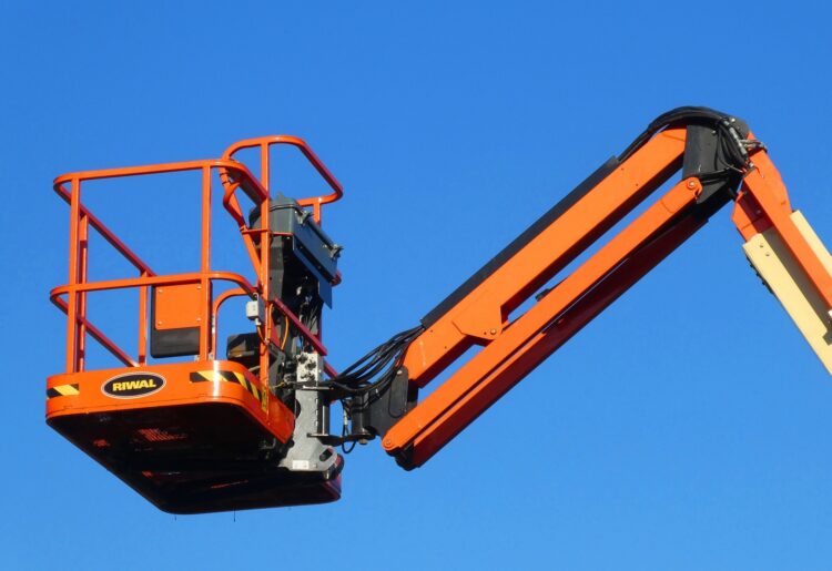 A cherry picker will be in Reading for a survey Picture: Elsemargriet from Pixabay