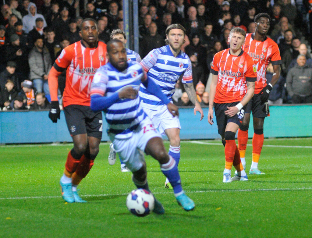 Luton Town v Reading Pictures: Steve Smyth