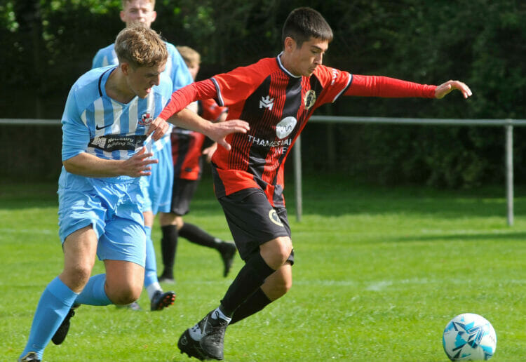 Reading YMCA v Finchampstead (blue & white shirts)