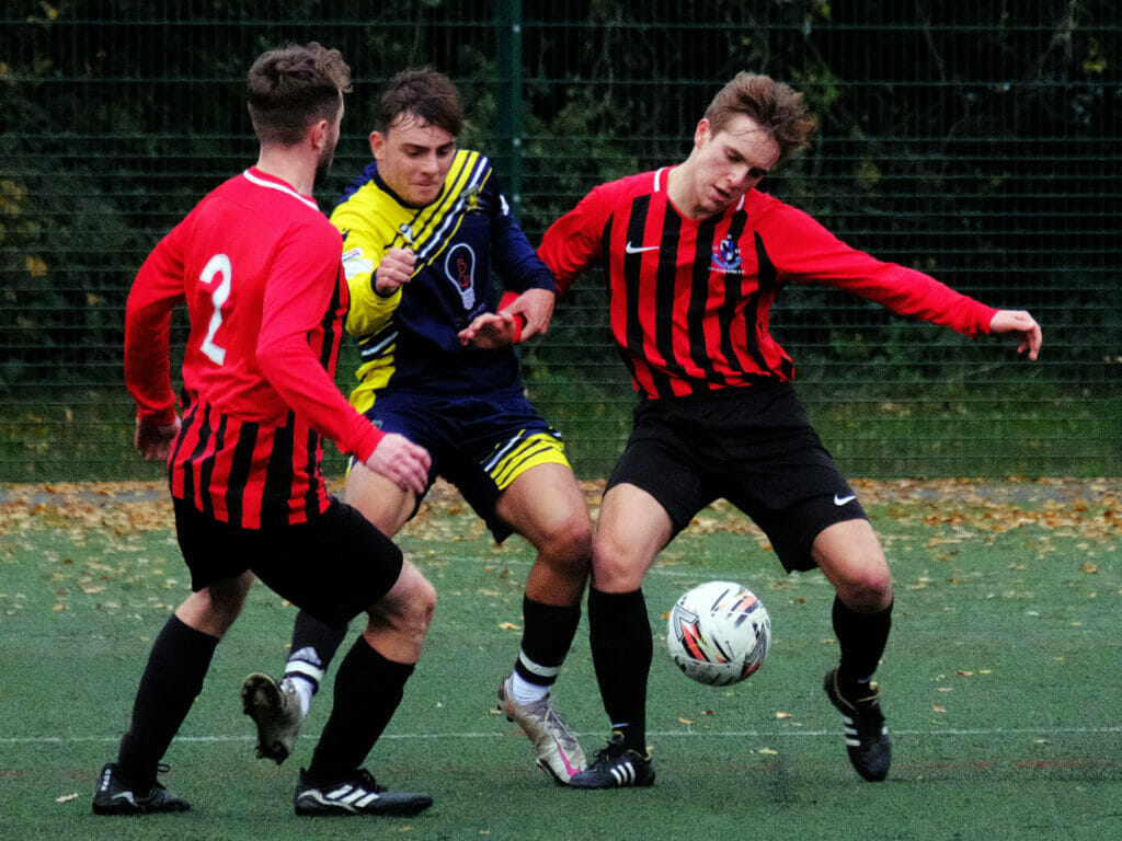 Windlesham v Finchampstead Pictures: Andrew Batt