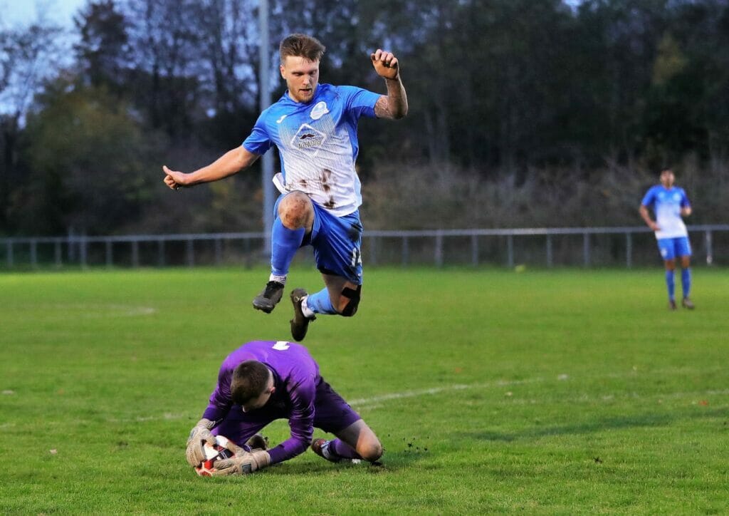 Eversley & California FC Picture: Richard Milam