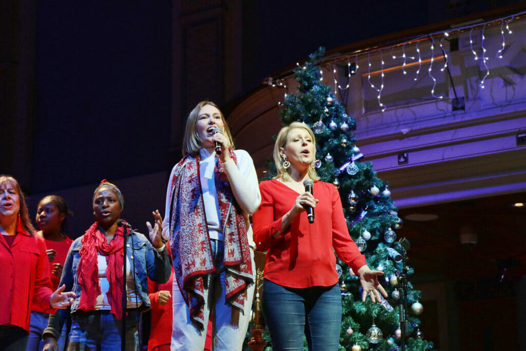 Star-studded carols by candlelight raises nearly £20,000 for Reading ...