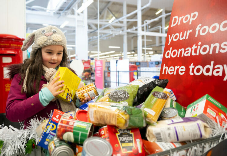 Food donations from Tesco customers in Wokingham and Reading have helped the work of foodbank charities Fare Share and the Trussell Trust