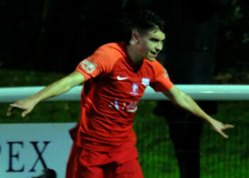 Binfield v Ashford Town Pictures: Andrew Batt