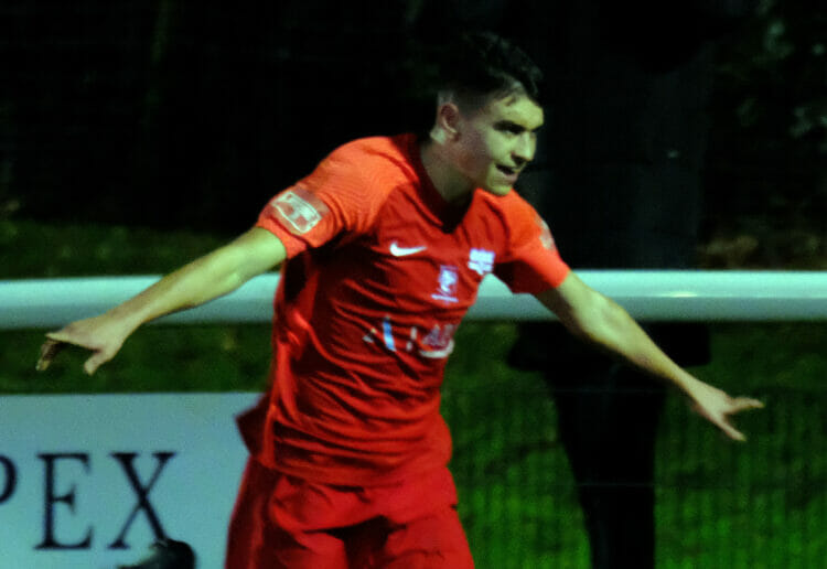 Binfield v Ashford Town Pictures: Andrew Batt