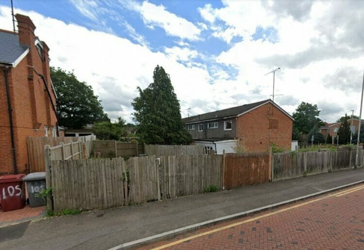 The site of the plan to construct a three flat building at 1 Hexham Road in Reading. Credit: Google Maps