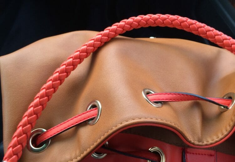 A lost purse can be returned in a simple act of kindness Picture: Maria from Pixabay