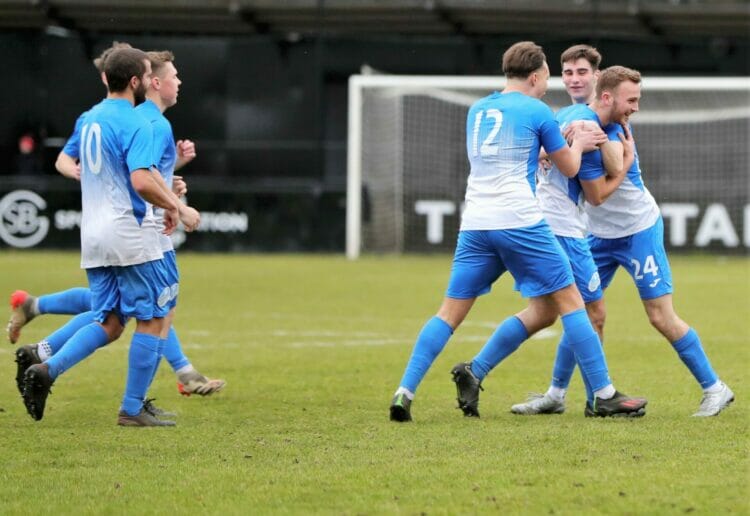 Sandhurst Town v Eversley & California Pictures: Richard Milam