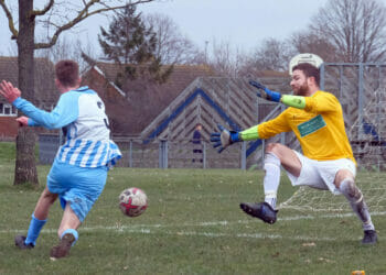 Hale Leys v Finchampstead Pictures: Andrew Batt