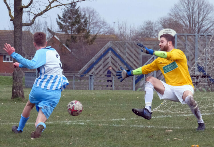 Hale Leys v Finchampstead Pictures: Andrew Batt