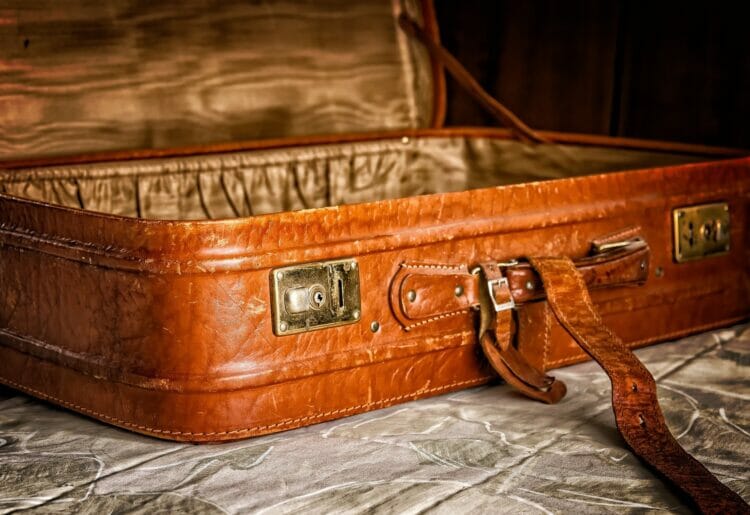 Time to get packing for a child-free break Picture: Peter H from Pixabay