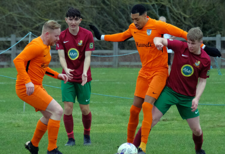 Hurst v Holyport Reserves Pictures: Andrew Batt