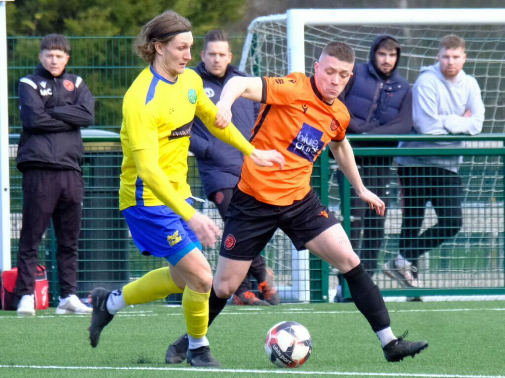 Ascot United v Wokingham & Emmbrook Pictures: Andrew Batt