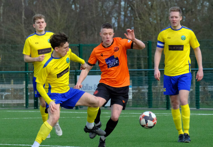 Ascot United v Wokingham & Emmbrook Pictures: Andrew Batt