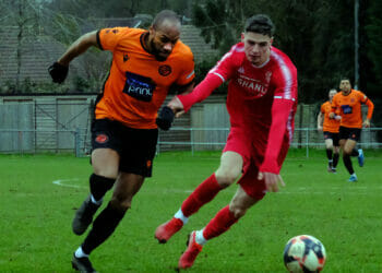 Flackwell Heath v Wokingham & Emmbrook Pictures: Andrew Batt