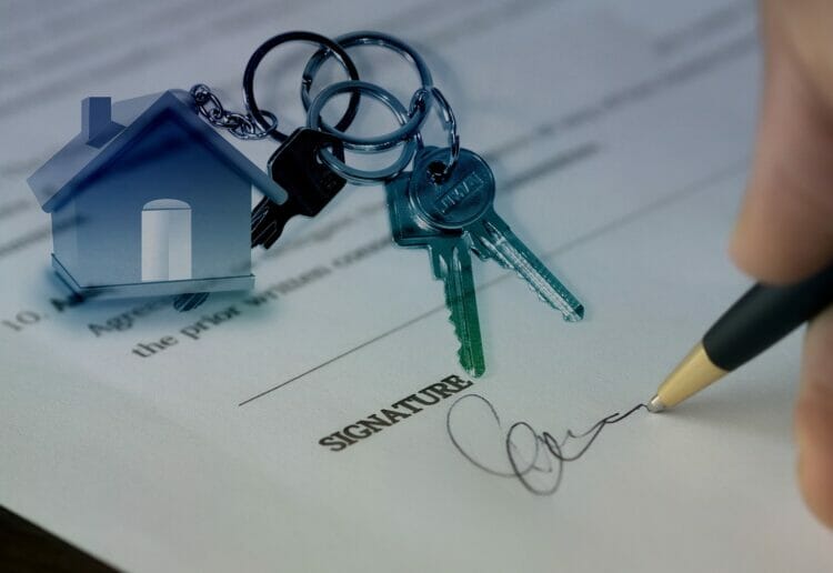The number of homes sold subject to contract in Berkshire is up compared to December last year, but down on this time last year Picture: Gerd Altmann from Pixabay