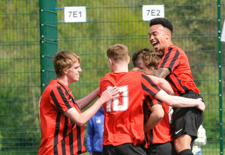 Finchampstead v Burghfield Pictures: Andrew Batt