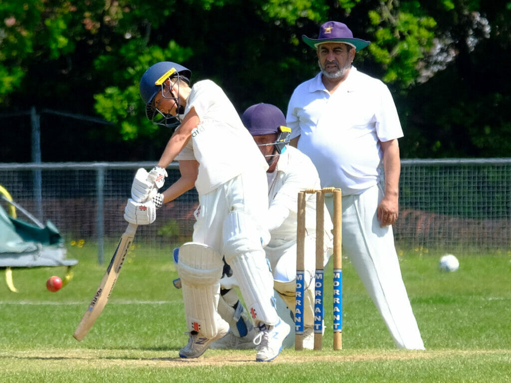 Emmbrook and Bearwood 2s v Hurley Pictures: Andrew Batt