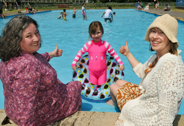 The Chrischurch Meadows Paddling Pool open again.

Cllr. Adele Barnett-Ward with Ivy (6) and her mum, Victoria Nickless enjoying the pool.