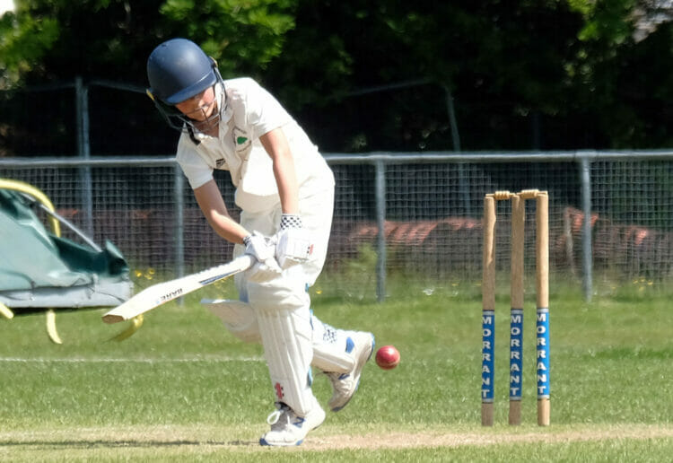 Emmbrook and Bearwood 2s Picture: Andrew Batt