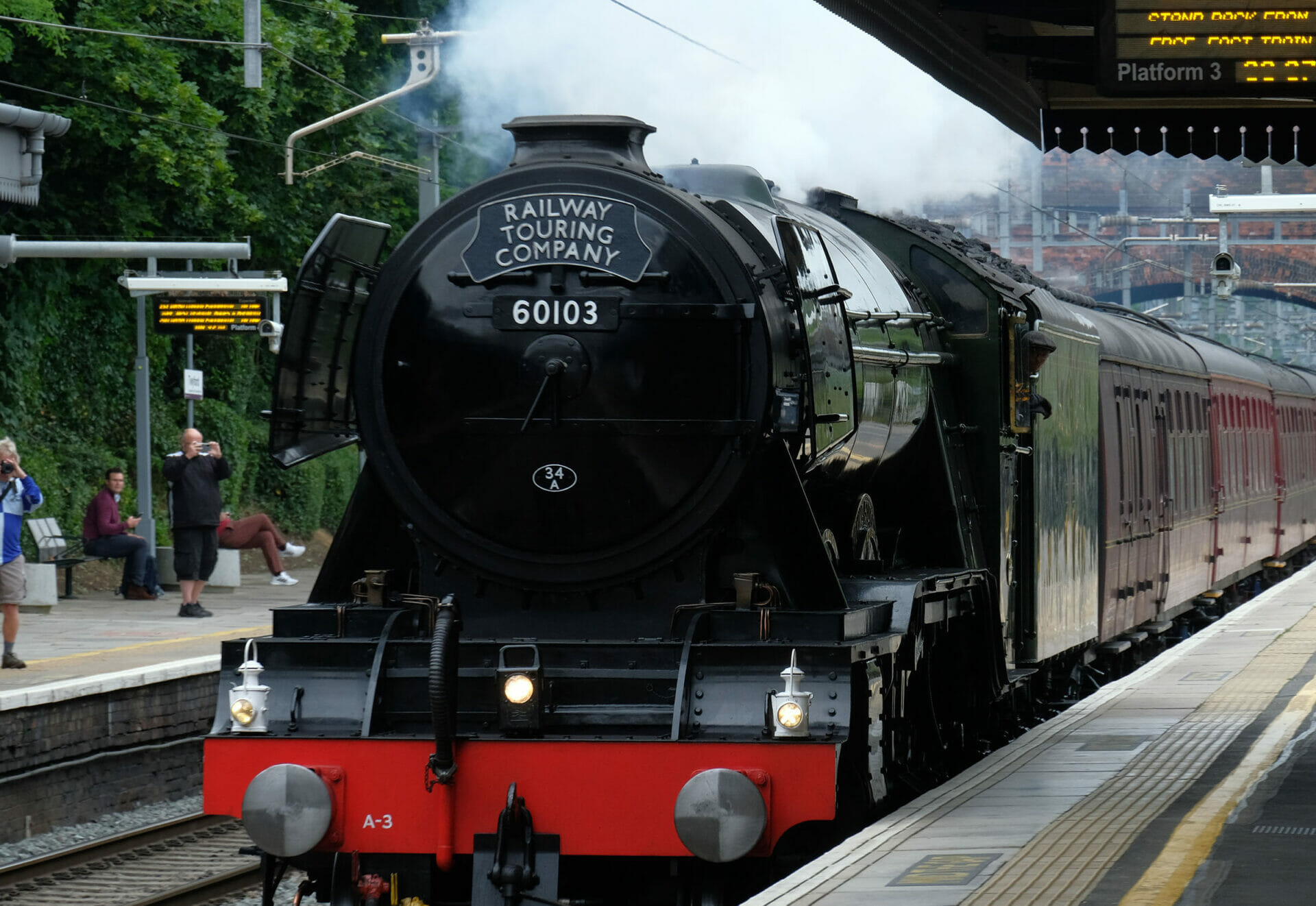 book a trip on the flying scotsman