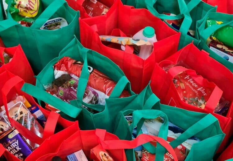 Helping Hand are calling on members of the Shinfield and Spencers Wood communities to help out if they can. Picture: Nico Smit via Unsplash