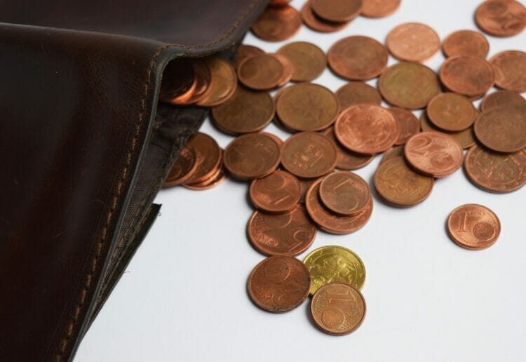 A Reading charity says it is helping 200 people manage their debts and has a six-week waiting list. It is now seeking a new manager Picture: Mimzy from Pixabay