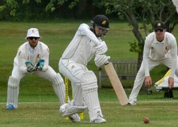 Finchampstead (batting) v Wargrave Pictures: Steve Smyth