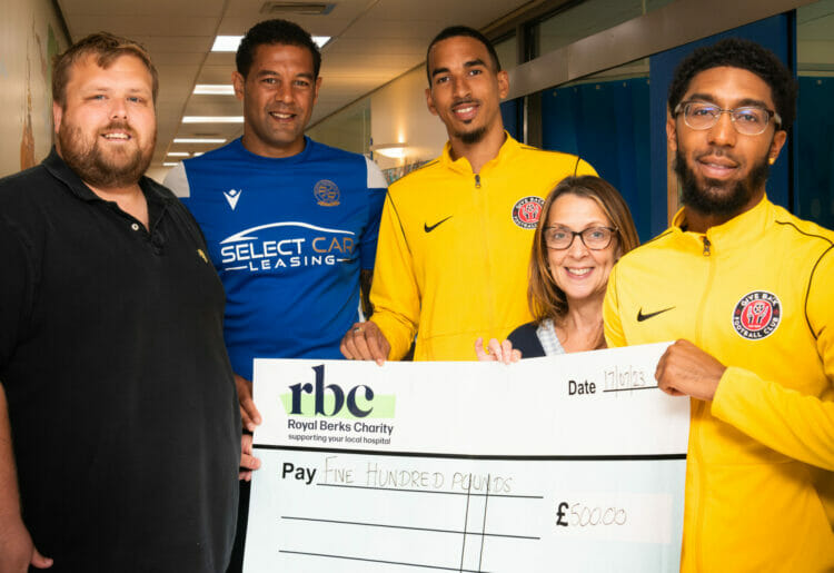 GIve Back FC and Reading FC Community Trust have helped the Royal Berks Charity fund a new fish tank for the children's wards at the Royal Berkshire Hospital