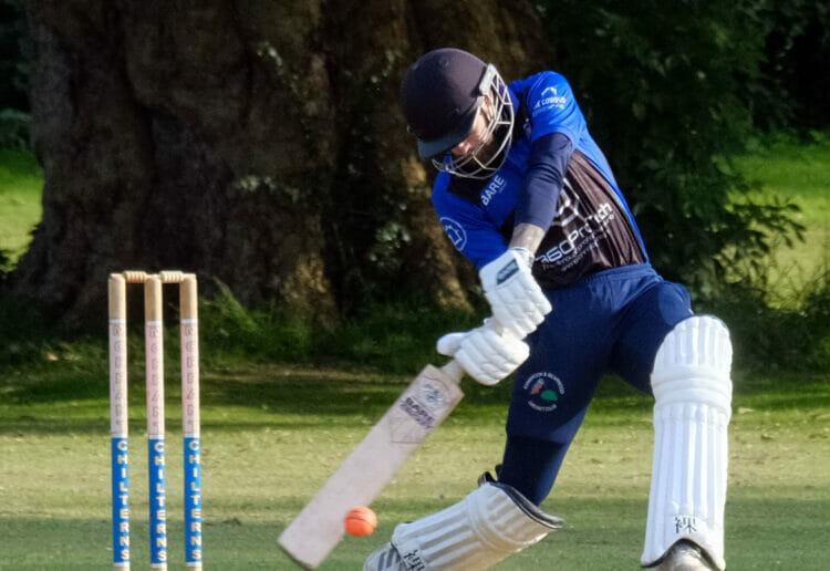 Emmbrook & Bearwood v Denham Pictures: Andrew Batt